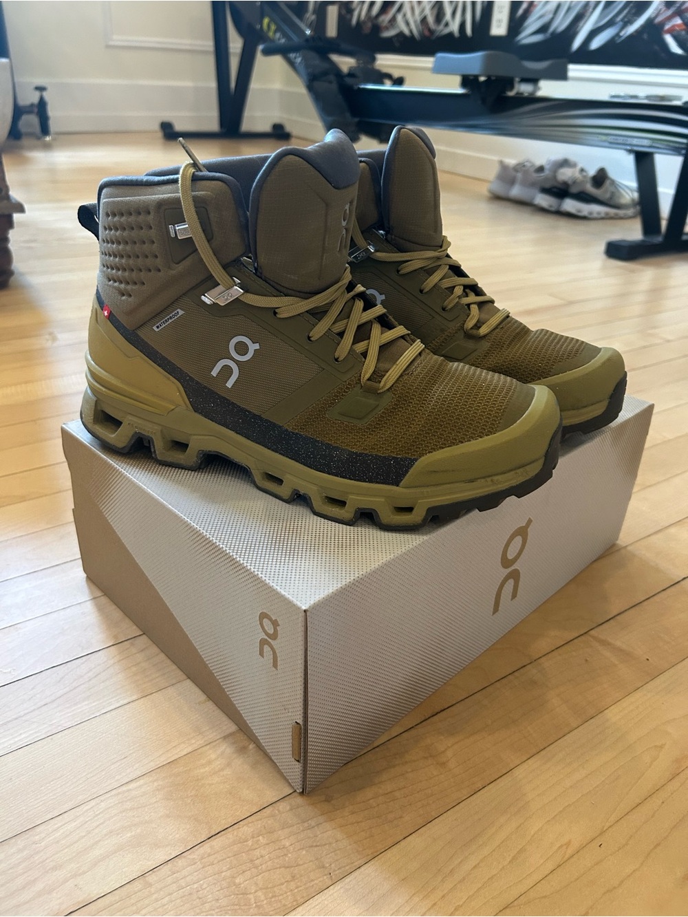 Mens OnCloud - Cloudrock 2 waterproof hiking boots